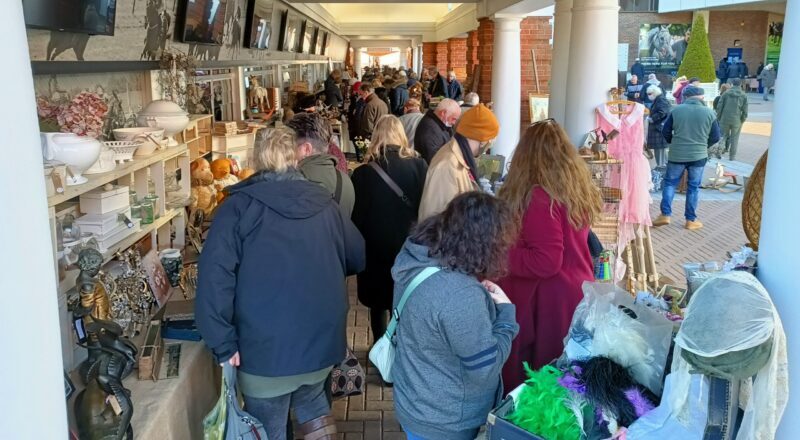 Read more about the article A Fresh Day At Newmarket With Lots Of People Bargain Hunting!